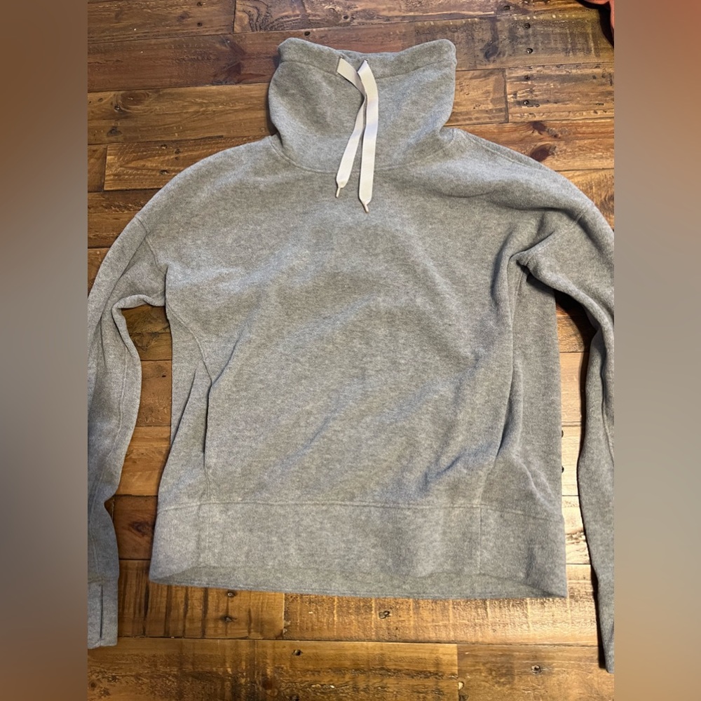 Lululemon fleece pullover size 6